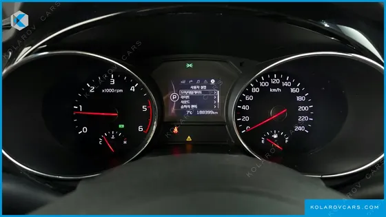 KIA CARNIVAL 9-SEATER NOBLESSE