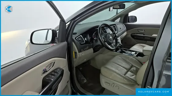 KIA CARNIVAL 9-SEATER NOBLESSE