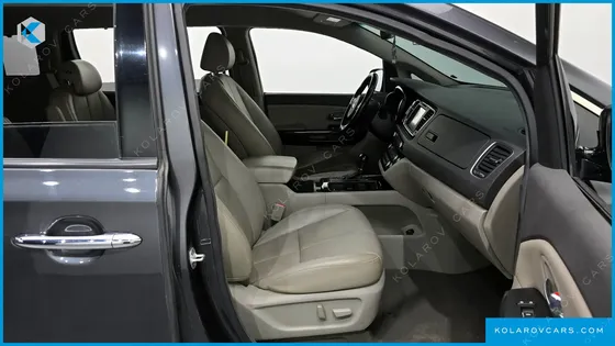 KIA CARNIVAL 9-SEATER NOBLESSE