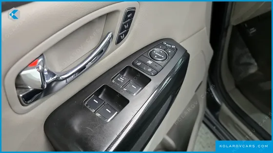 KIA CARNIVAL 9-SEATER NOBLESSE