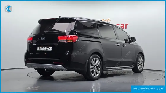 KIA CARNIVAL 9-SEATER PRESTIGE