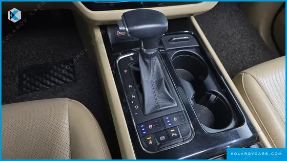 KIA CARNIVAL 9-SEATER PRESTIGE
