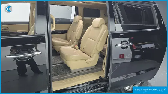 KIA CARNIVAL 9-SEATER PRESTIGE