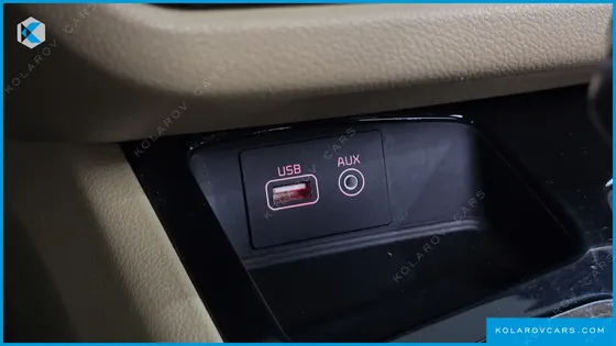KIA CARNIVAL 9-SEATER PRESTIGE