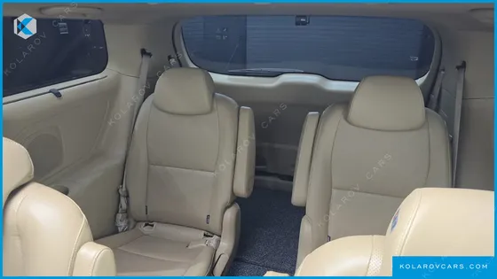 KIA CARNIVAL 9-SEATER PRESTIGE