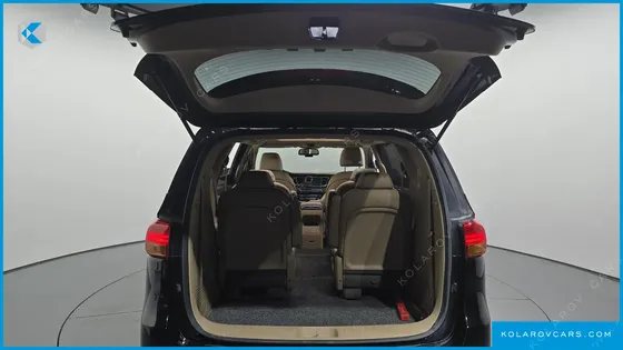 KIA CARNIVAL 9-SEATER PRESTIGE