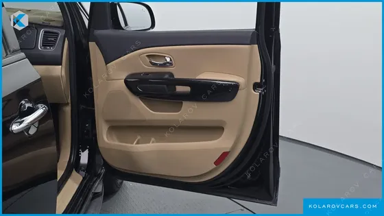 KIA CARNIVAL 9-SEATER PRESTIGE