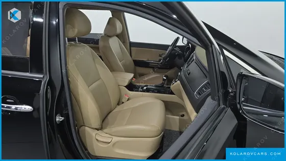KIA CARNIVAL 9-SEATER PRESTIGE