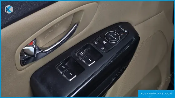 KIA CARNIVAL 9-SEATER PRESTIGE