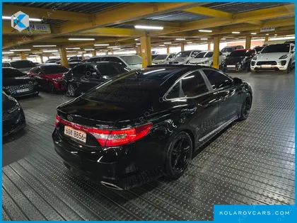 HYUNDAI GRANDEUR HG240 MODERN