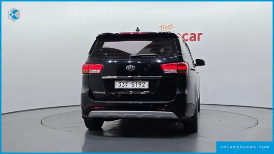 KIA CARNIVAL 9-SEATER NOBLESSE
