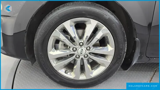 KIA CARNIVAL 9-SEATER NOBLESSE