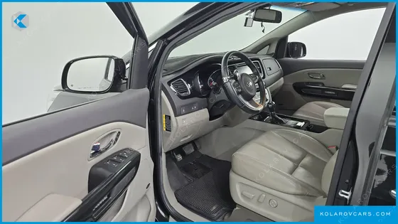 KIA CARNIVAL 9-SEATER NOBLESSE