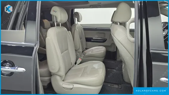 KIA CARNIVAL 9-SEATER NOBLESSE