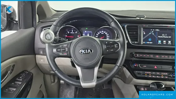 KIA CARNIVAL 9-SEATER NOBLESSE