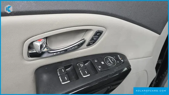 KIA CARNIVAL 9-SEATER NOBLESSE
