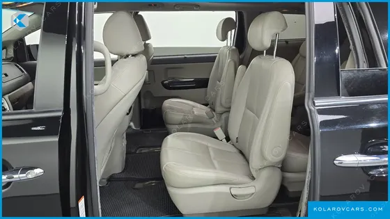 KIA CARNIVAL 9-SEATER NOBLESSE