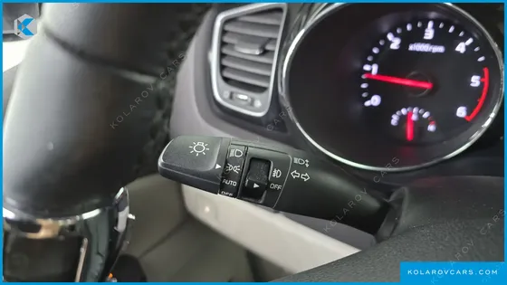 KIA CARNIVAL 9-SEATER NOBLESSE