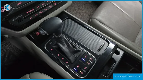 KIA CARNIVAL 7-SEATER LIMOUSINE