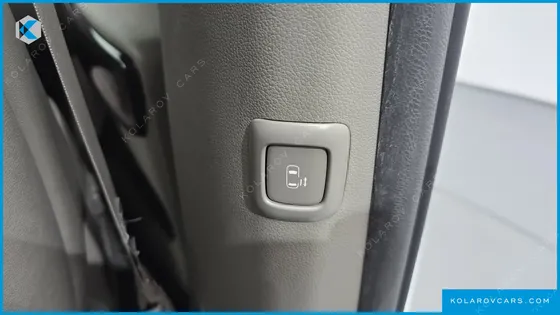 KIA CARNIVAL 7-SEATER LIMOUSINE