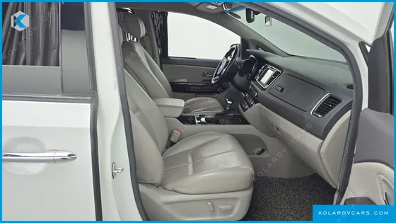 KIA CARNIVAL 7-SEATER LIMOUSINE
