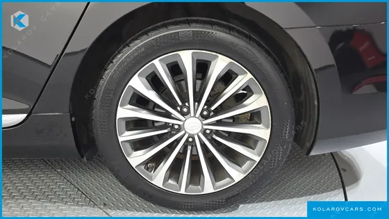 HYUNDAI GRANDEUR HG300 EXCLUSIVE