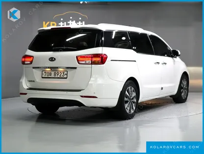 KIA CARNIVAL 11-SEATER NOBLESSE