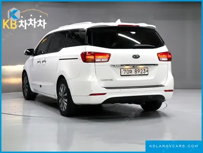 KIA CARNIVAL 11-SEATER NOBLESSE