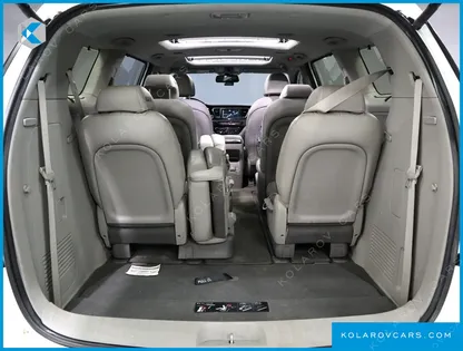 KIA CARNIVAL 11-SEATER NOBLESSE