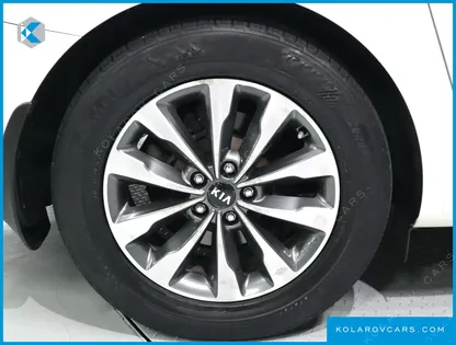 KIA CARNIVAL 11-SEATER NOBLESSE
