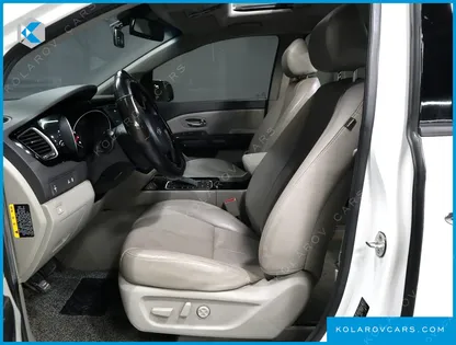 KIA CARNIVAL 11-SEATER NOBLESSE