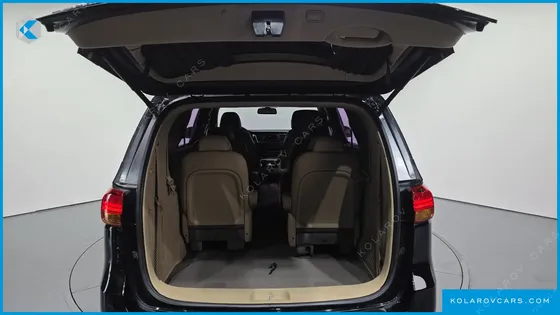 KIA CARNIVAL 9-SEATER HI-LIMOUSINE