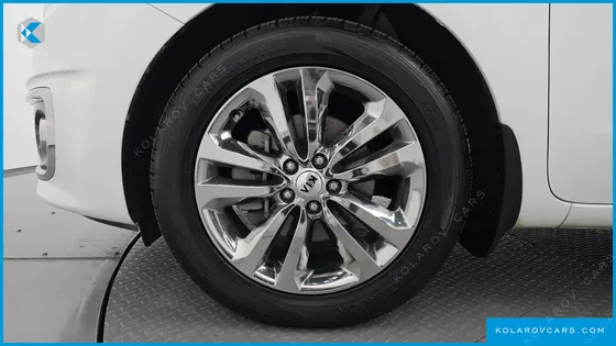 KIA CARNIVAL 9-SEATER PRESTIGE