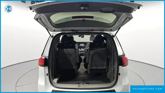 KIA CARNIVAL 9-SEATER PRESTIGE