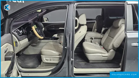 KIA CARNIVAL 11-SEATER PRESTIGE
