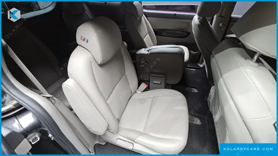 KIA CARNIVAL 11-SEATER PRESTIGE