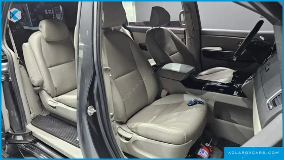 KIA CARNIVAL 11-SEATER PRESTIGE