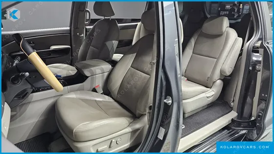 KIA CARNIVAL 11-SEATER PRESTIGE