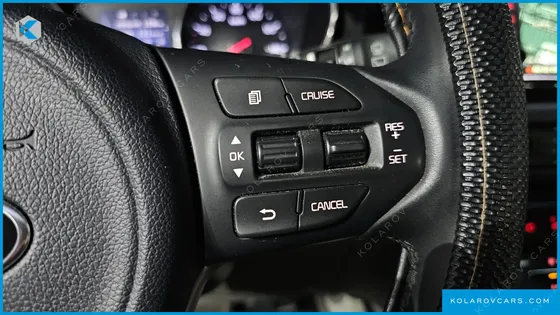 KIA CARNIVAL 11-SEATER PRESTIGE