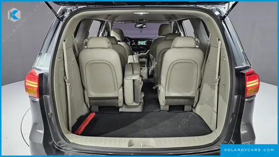 KIA CARNIVAL 11-SEATER PRESTIGE