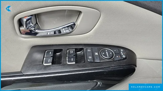 KIA CARNIVAL 11-SEATER PRESTIGE
