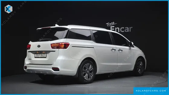 KIA CARNIVAL 9-SEATER LUXURY