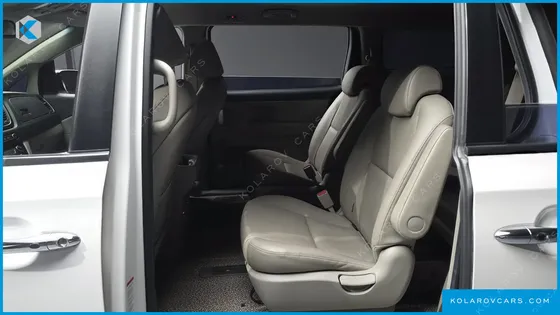 KIA CARNIVAL 9-SEATER LUXURY