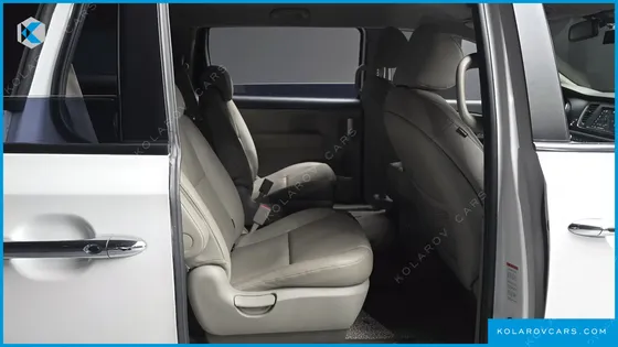 KIA CARNIVAL 9-SEATER LUXURY