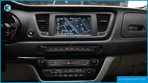KIA CARNIVAL 9-SEATER LUXURY