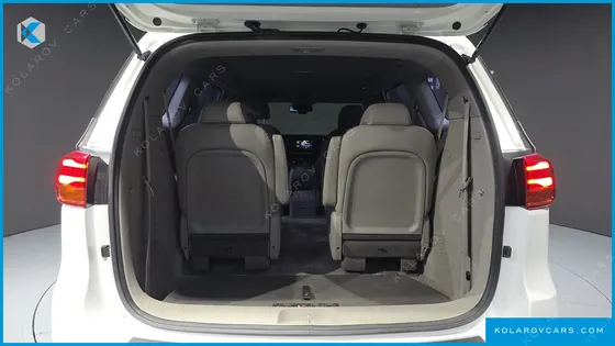 KIA CARNIVAL 9-SEATER LUXURY