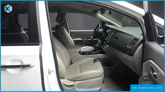 KIA CARNIVAL 9-SEATER LUXURY