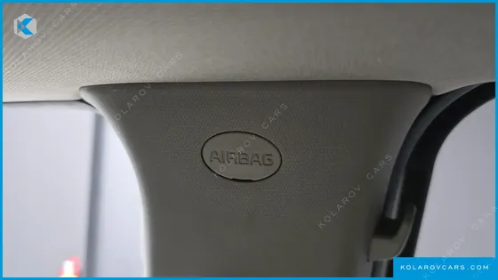 KIA CARNIVAL 9-SEATER LUXURY