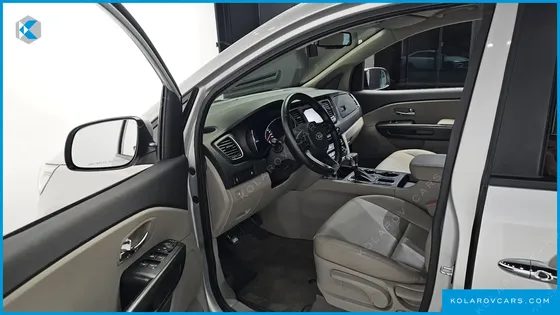 KIA CARNIVAL 9-SEATER LUXURY