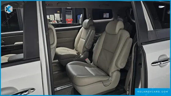 KIA CARNIVAL 9-SEATER LUXURY